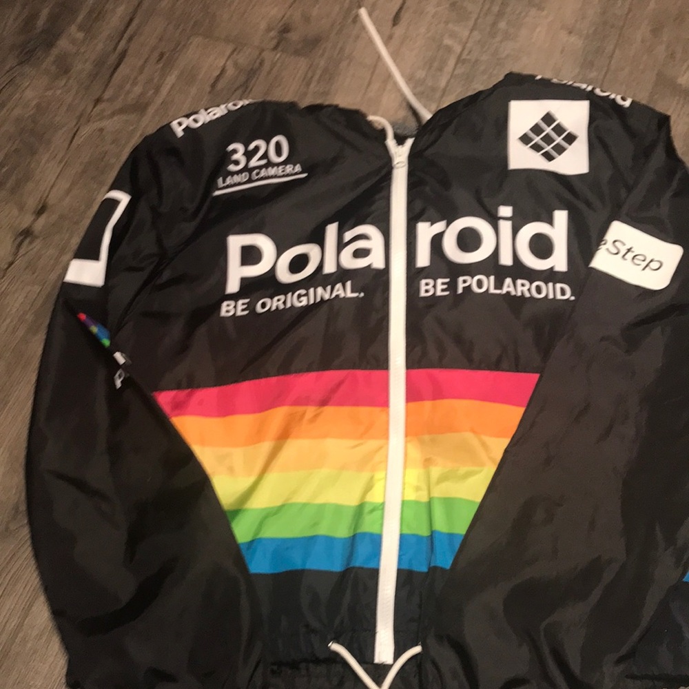 Wind breaker